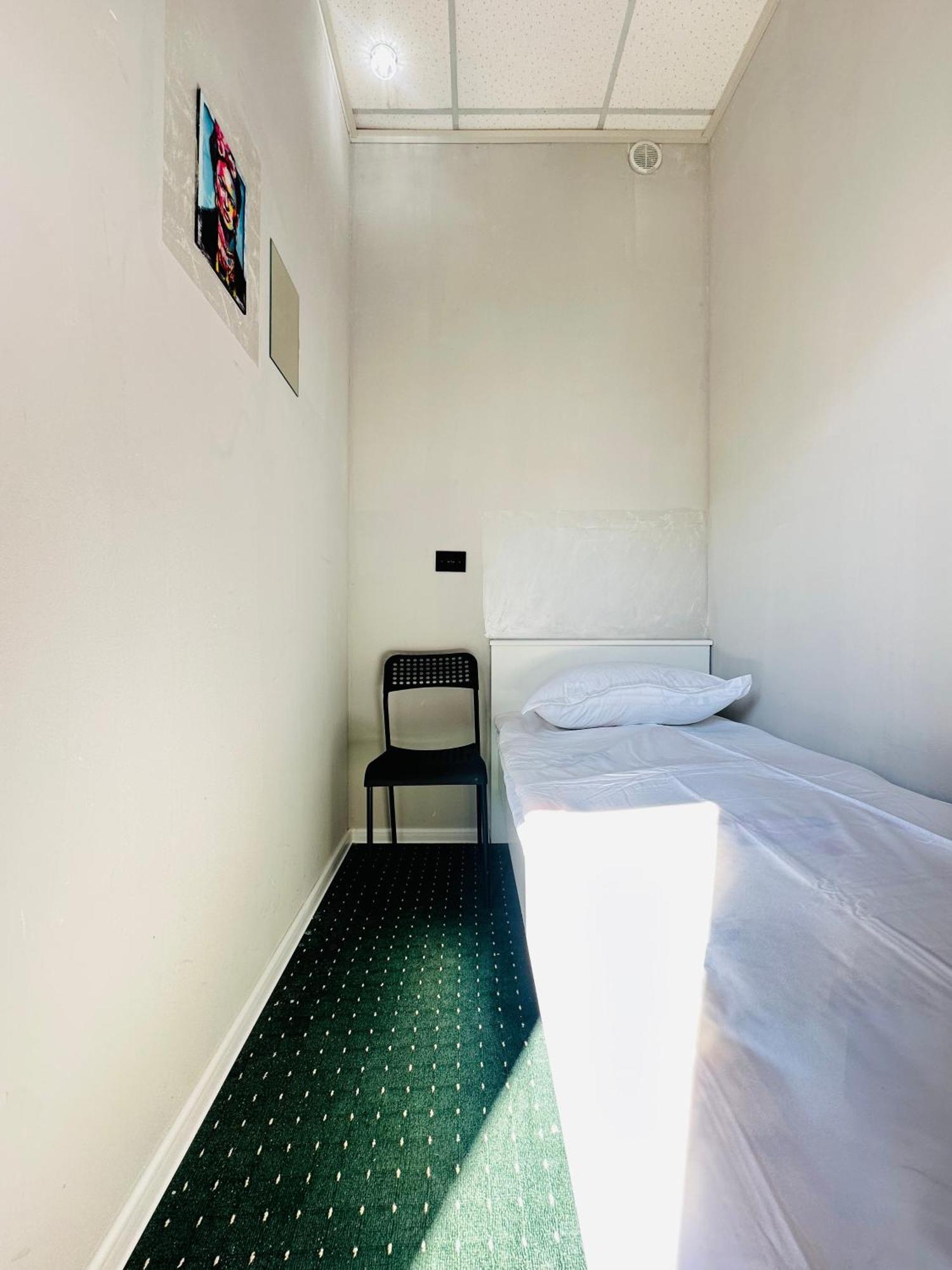 Center Capsule Hotel الماتي المظهر الخارجي الصورة