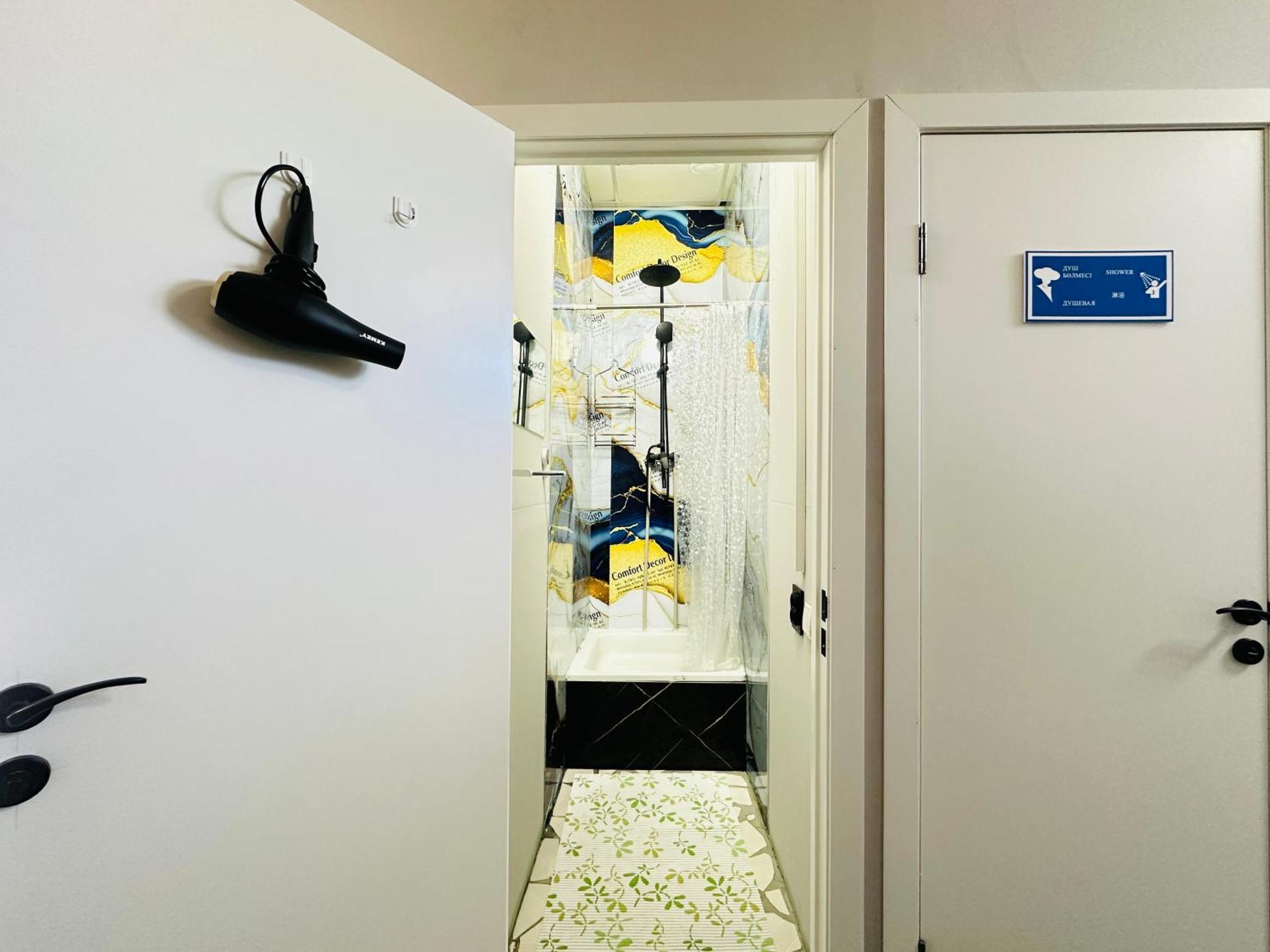 Center Capsule Hotel الماتي المظهر الخارجي الصورة